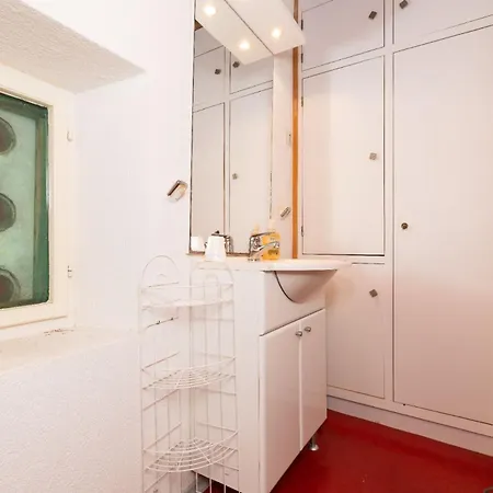 Red House * Lussingrande