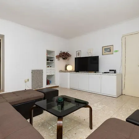 Red House Casa vacanze Lussingrande
