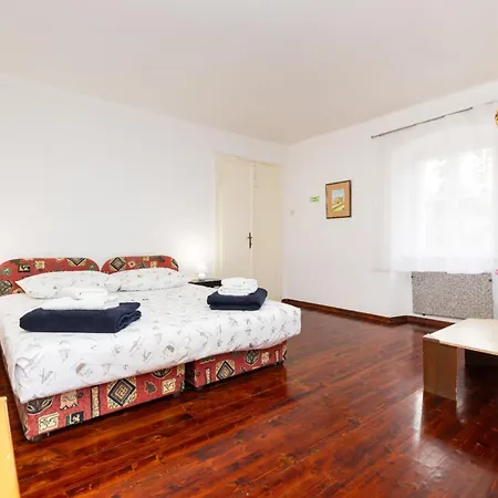Red House Veli Lošinj