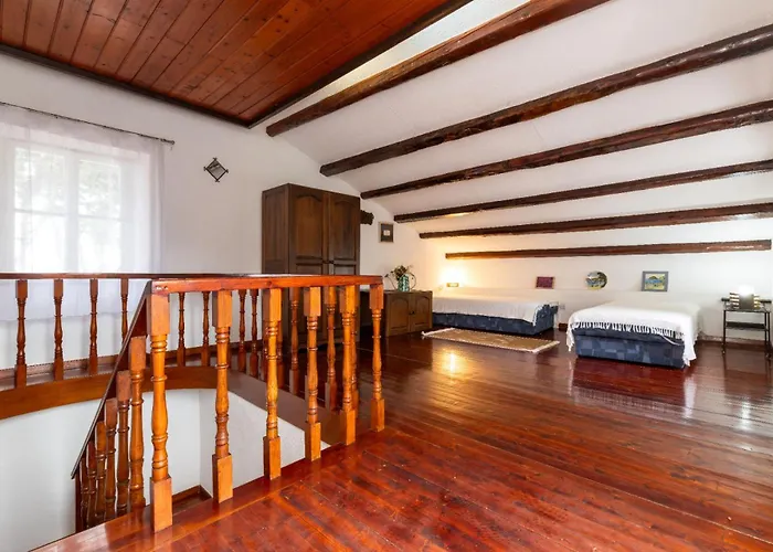 Red House בית נופש וולי לוסיניי