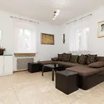 Vakantiehuis Red House *