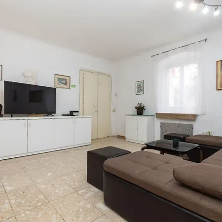 Red House Veli Losinj