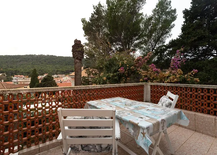 Red House Veli Losinj